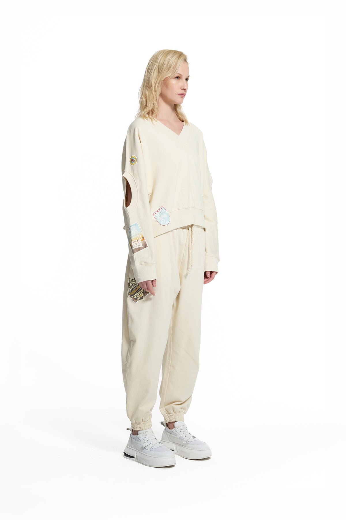 Cream Shoulder Cut-out Patch Detail Crop Sweatshirt 19100