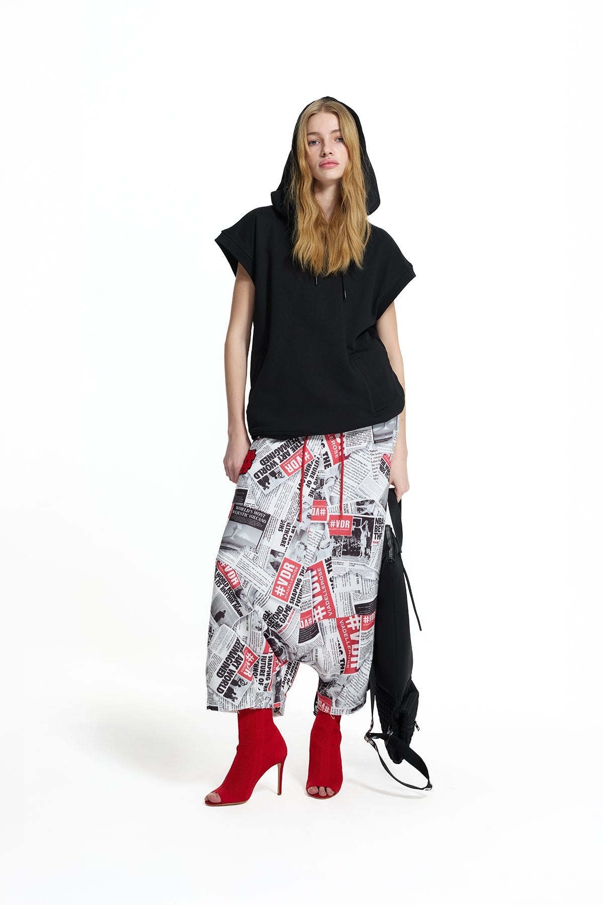 Black Sleeveless Hooded Sweatshirt 19108