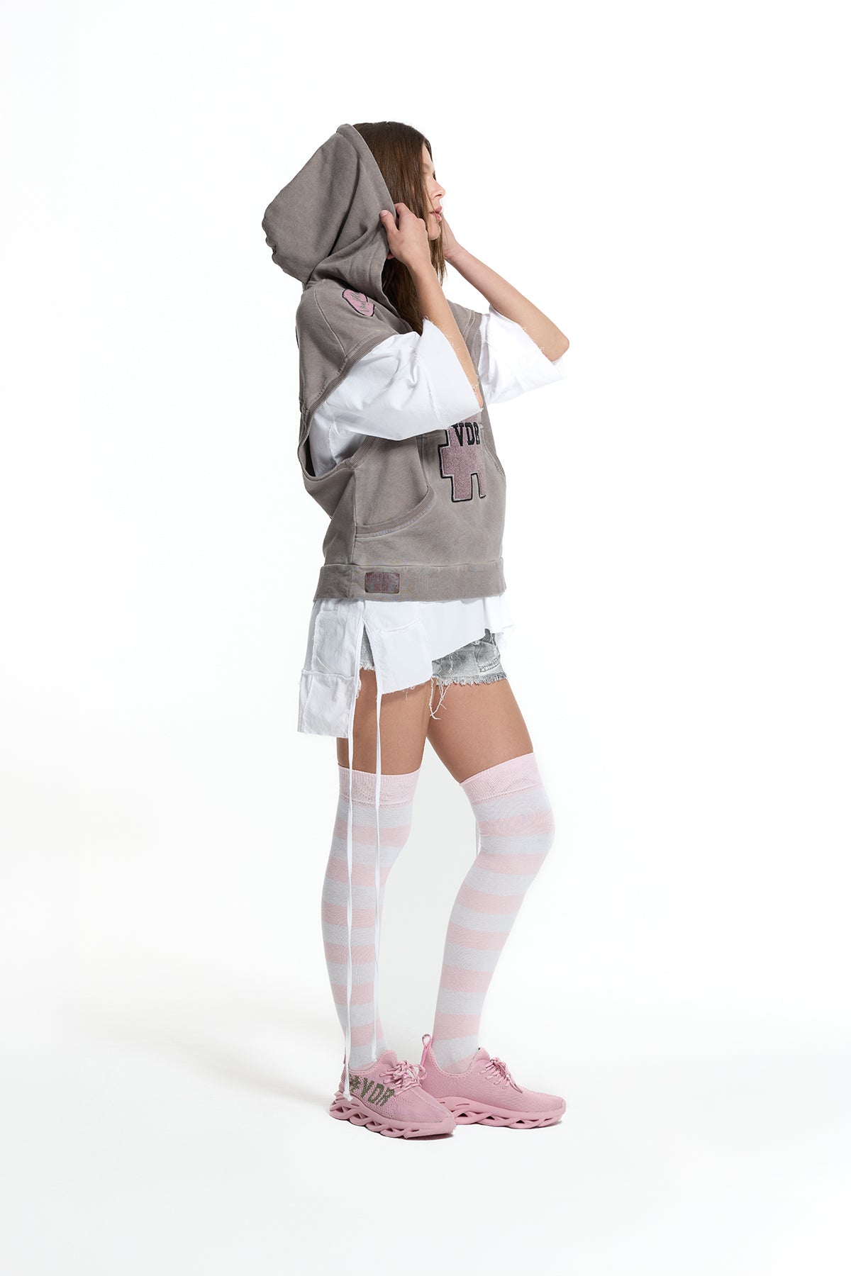 Mink Beige Sleeveless Hooded Patch Sweatshirt 19193
