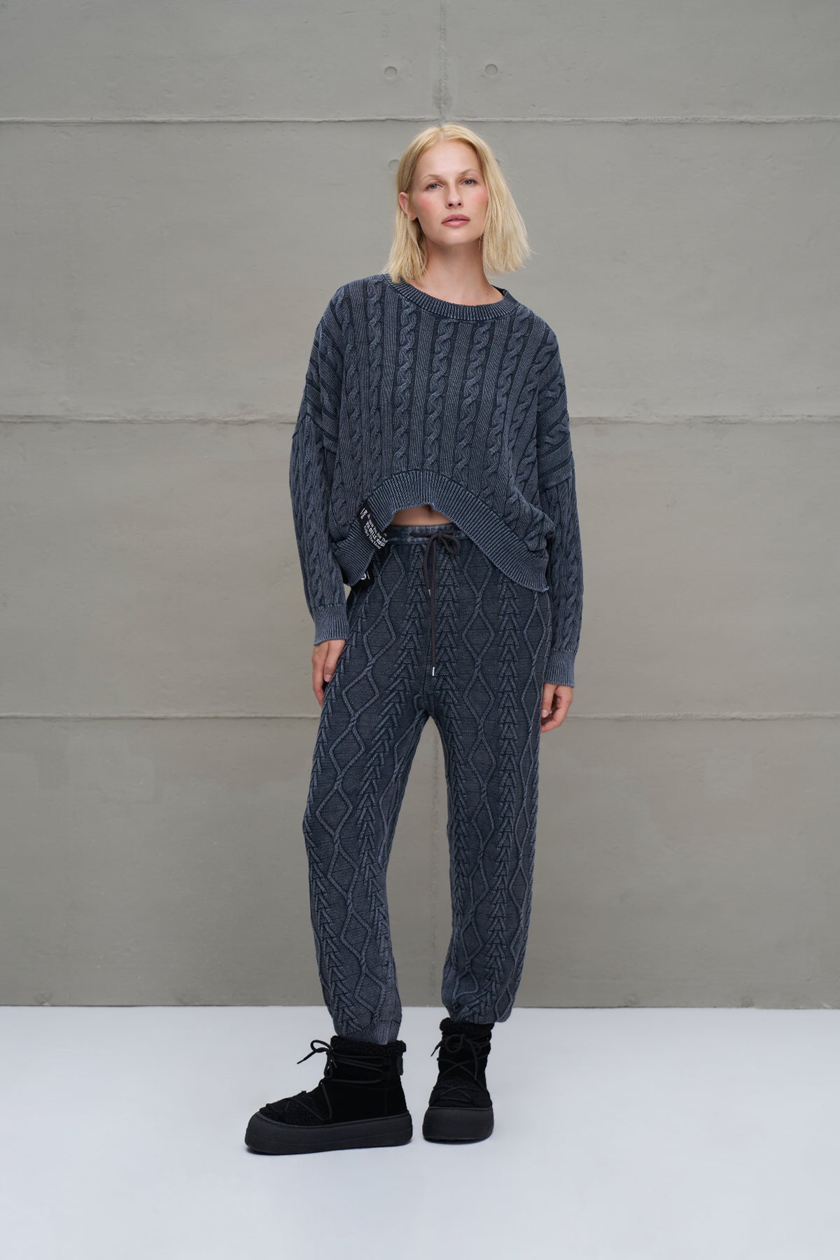 Anthracite Patterned Crop Knit Sweater 18059