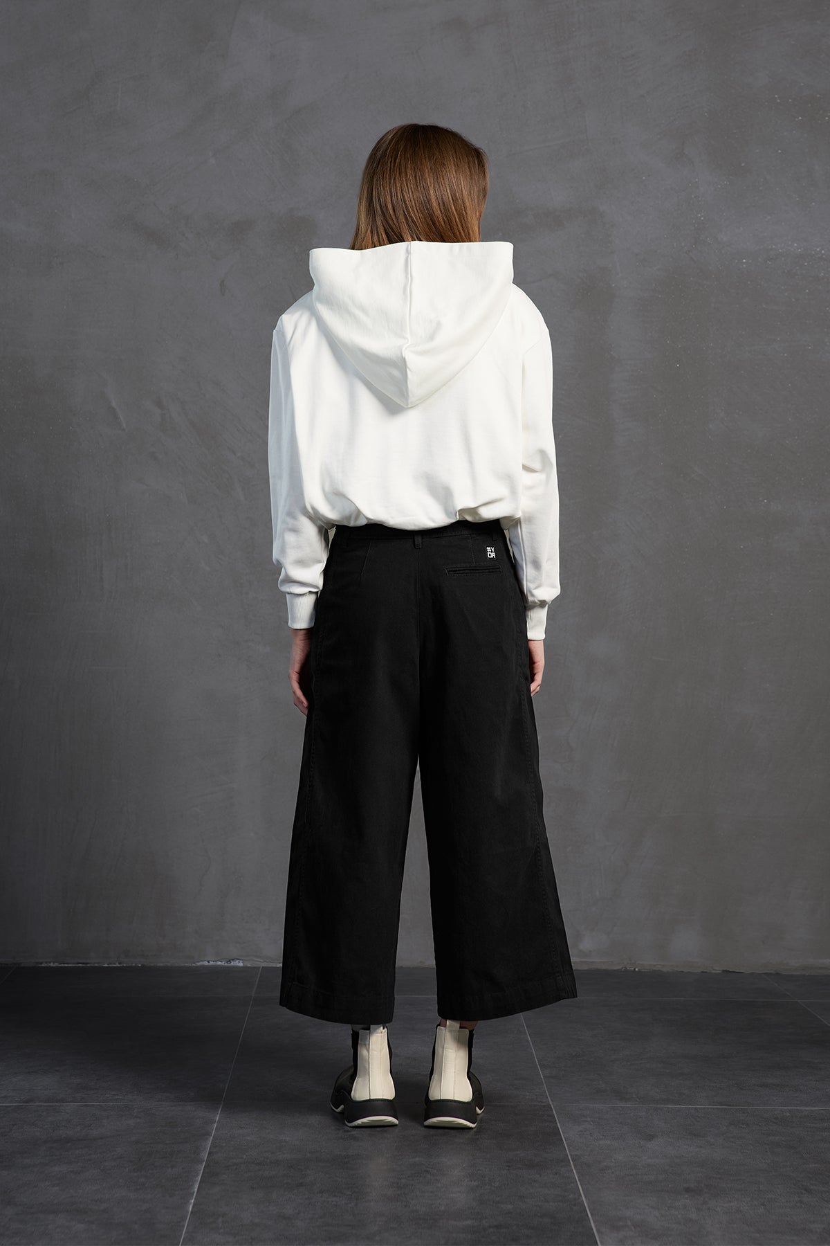 Off White Crop Sweatshirt 18259
