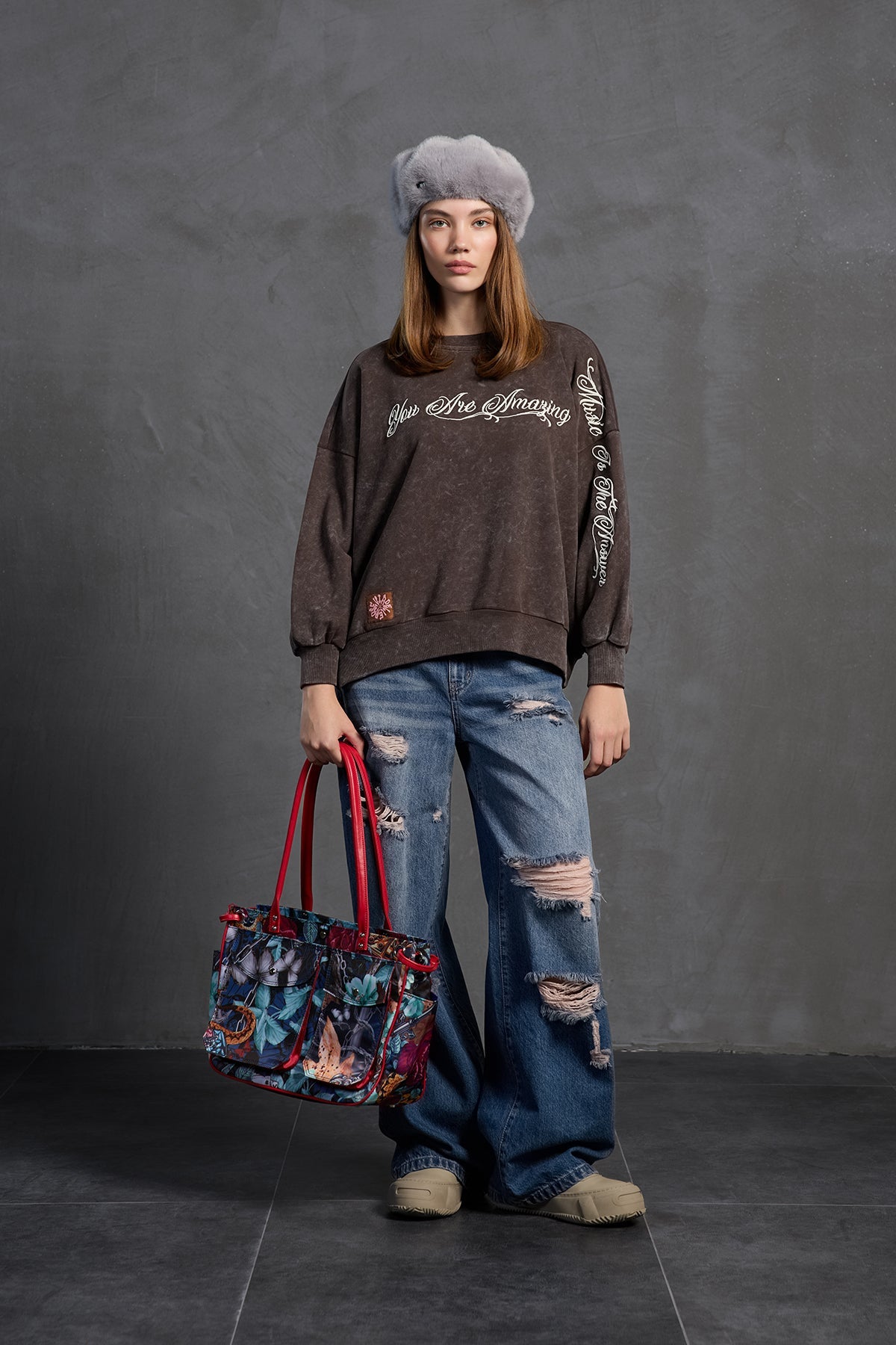 Multicolor Pocketed Bag Bona