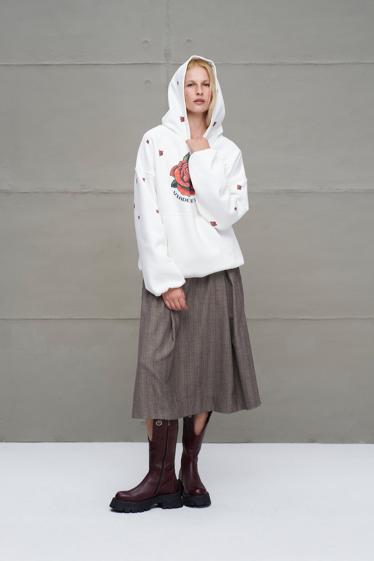 Off White Rose-patterned Oversize Sweatshirt 18151