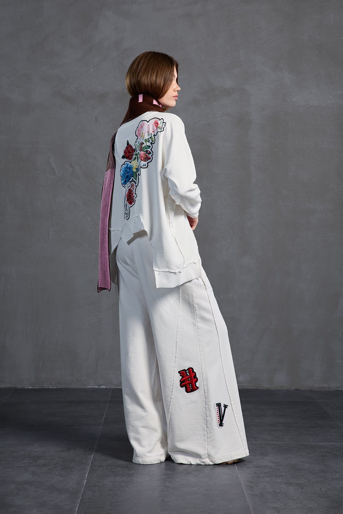Off White Floral Oversized Sweatshirt 18157